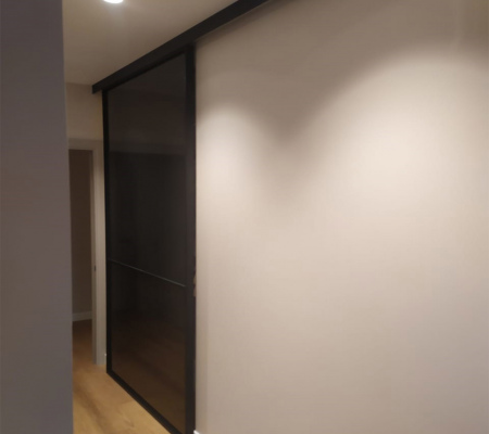 Новый проект: подвесная дверь для шкафа
